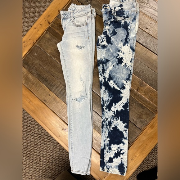 Women’s/juniors American eagle jeans size 2 and 4 super stretch two pair - Picture 5 of 5